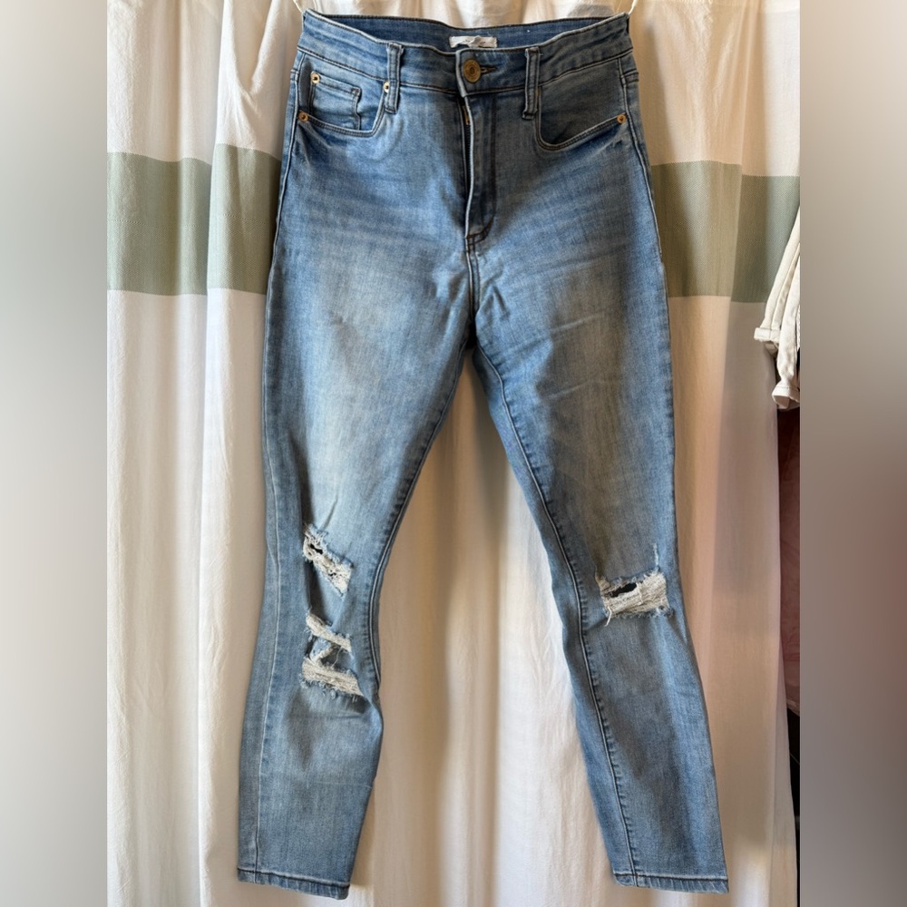 Soft & Stretchy sts blue Distressed Jeans
